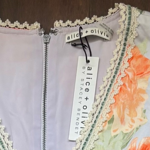 NWT Alice & Oliva V Neck Floral Sleeveless Dress Size 4 - Picture 5 of 8